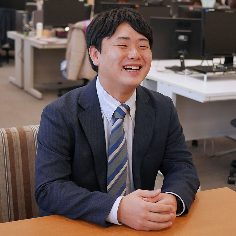 先輩社員の画像