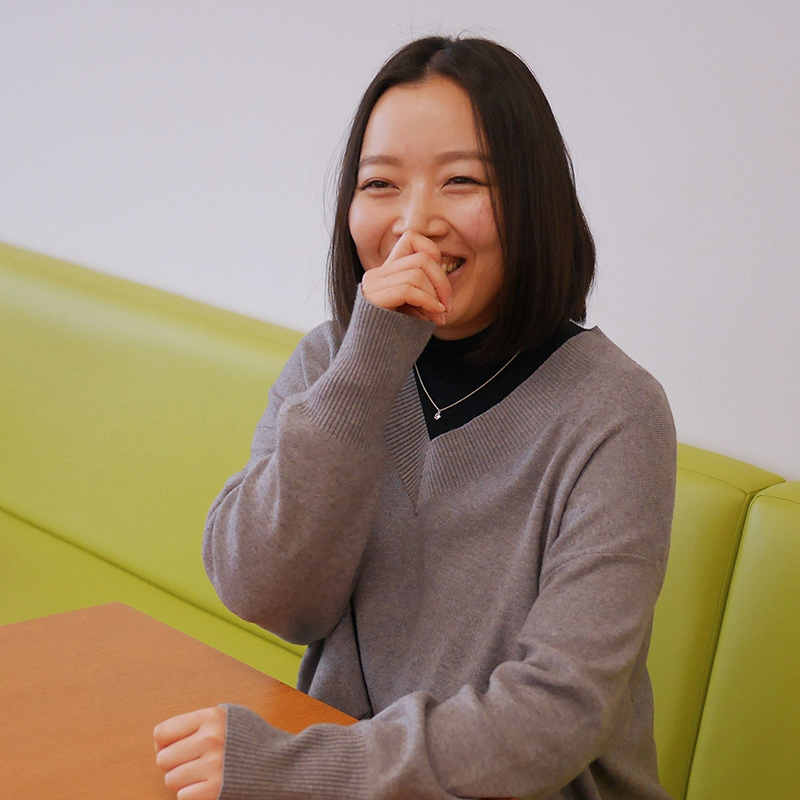 先輩社員の画像