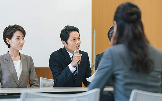 インタビュー・会見 のイメージ